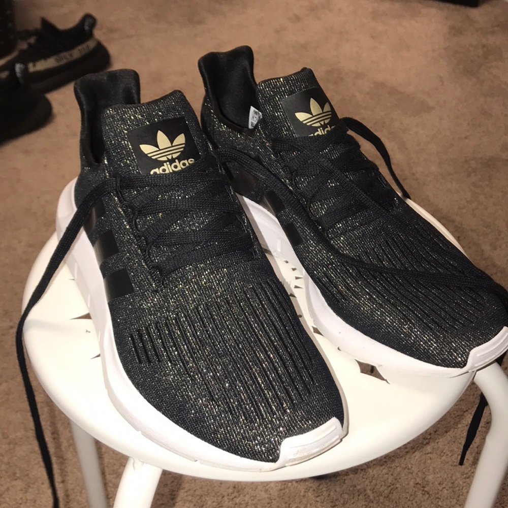 Black & Gold Adidas Size 8